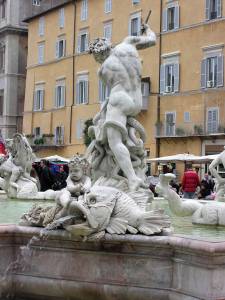 Скульптура в фонтане. Нептун. 