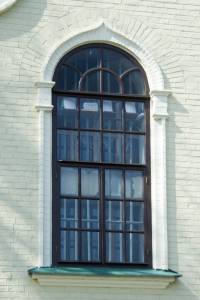 Фигурное окно