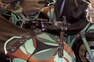 Военный мотоцикл с пулеметом